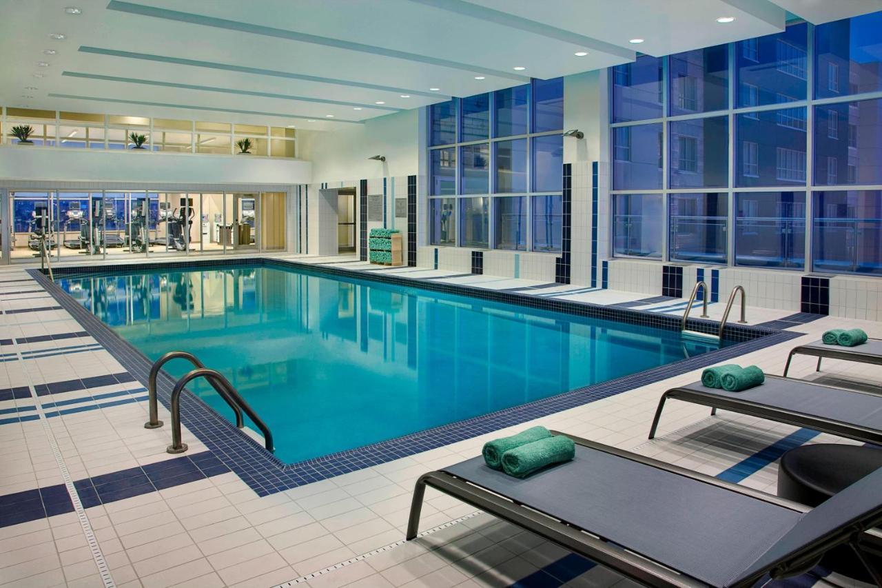 Residence Inn By Marriott Calgary Airport Bagian luar foto