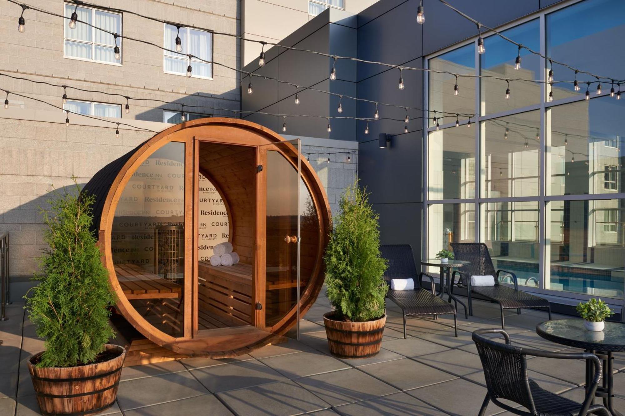 Residence Inn By Marriott Calgary Airport Bagian luar foto