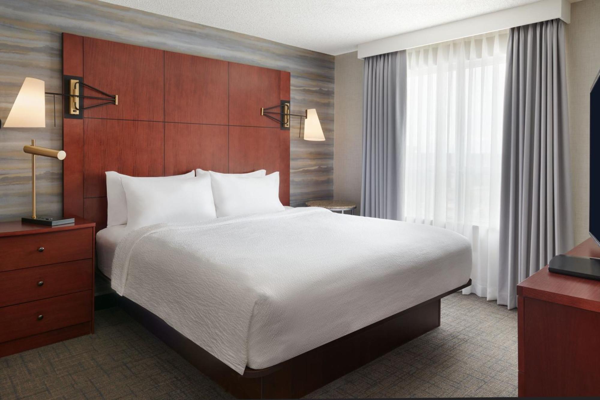Residence Inn By Marriott Calgary Airport Bagian luar foto
