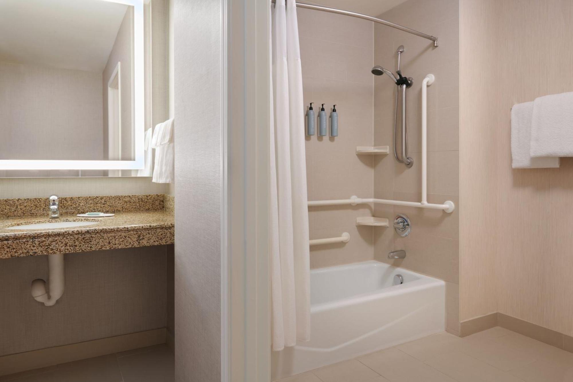 Residence Inn By Marriott Calgary Airport Bagian luar foto