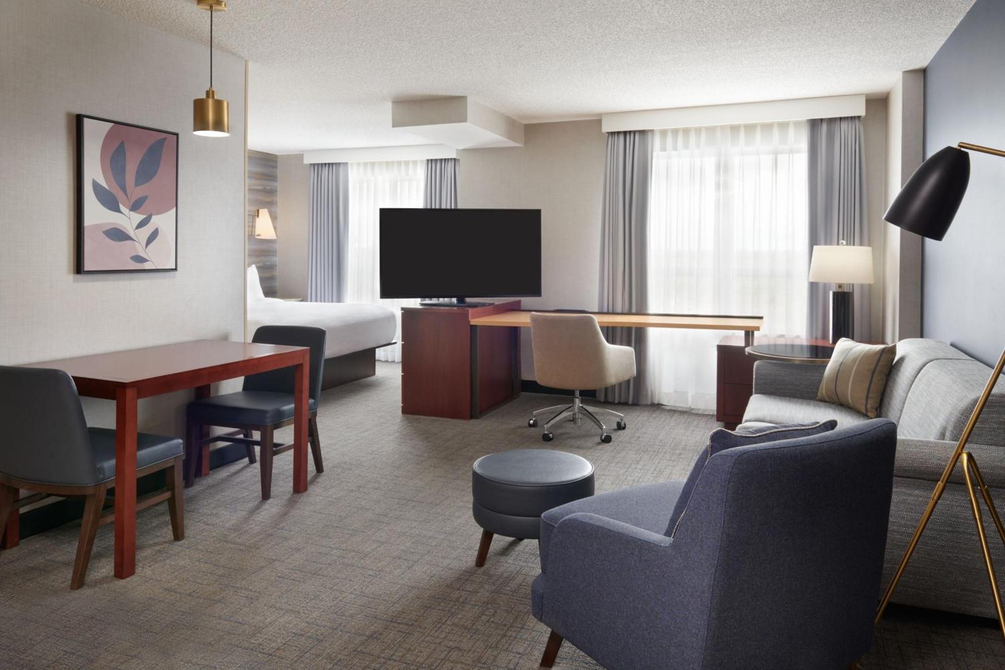 Residence Inn By Marriott Calgary Airport Bagian luar foto