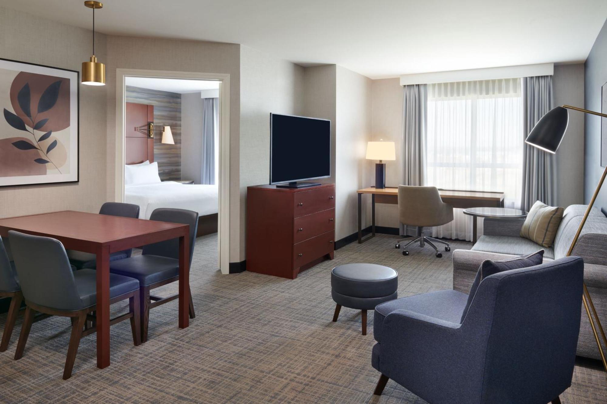 Residence Inn By Marriott Calgary Airport Bagian luar foto