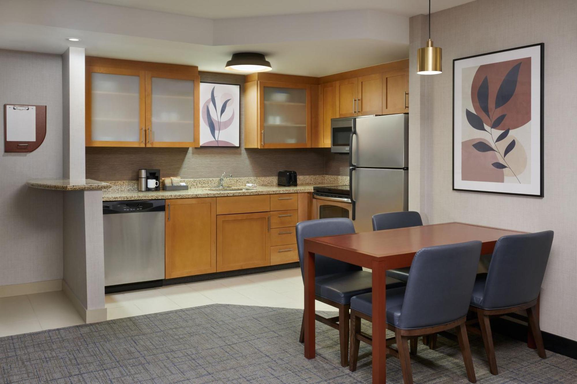 Residence Inn By Marriott Calgary Airport Bagian luar foto