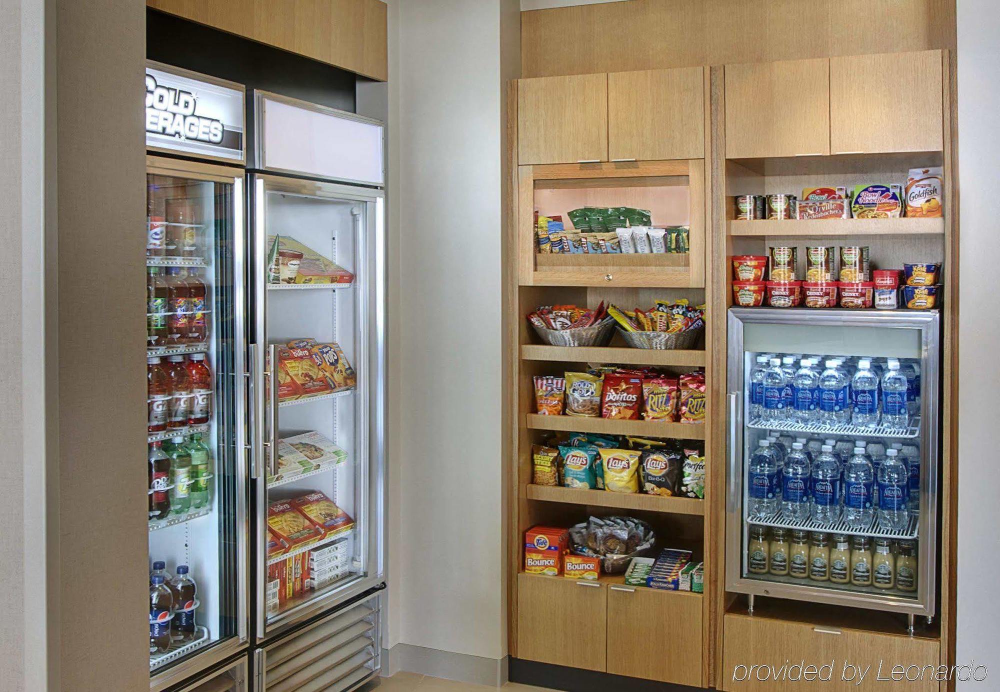 Residence Inn By Marriott Calgary Airport Restoran foto